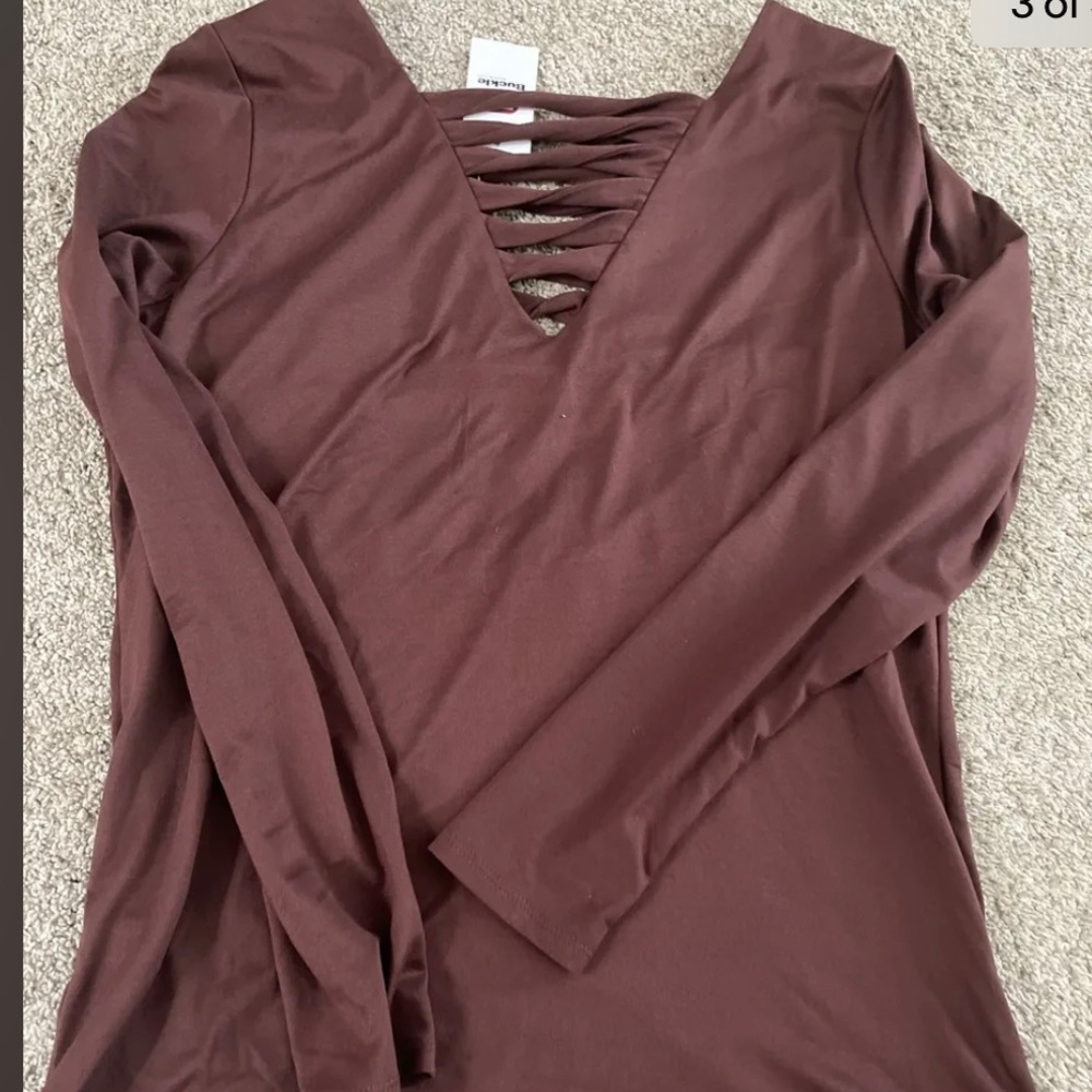 NEW WITH TAGS RED BRAND FROM BUCKLE SZ L